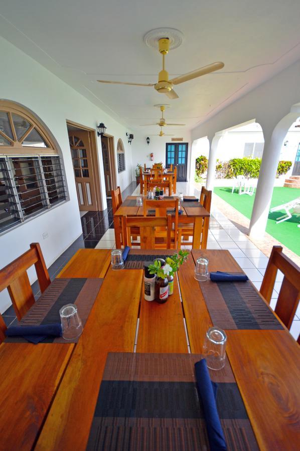 Beyond Sunset Resort & Villas Treasure Beach Eksteriør billede