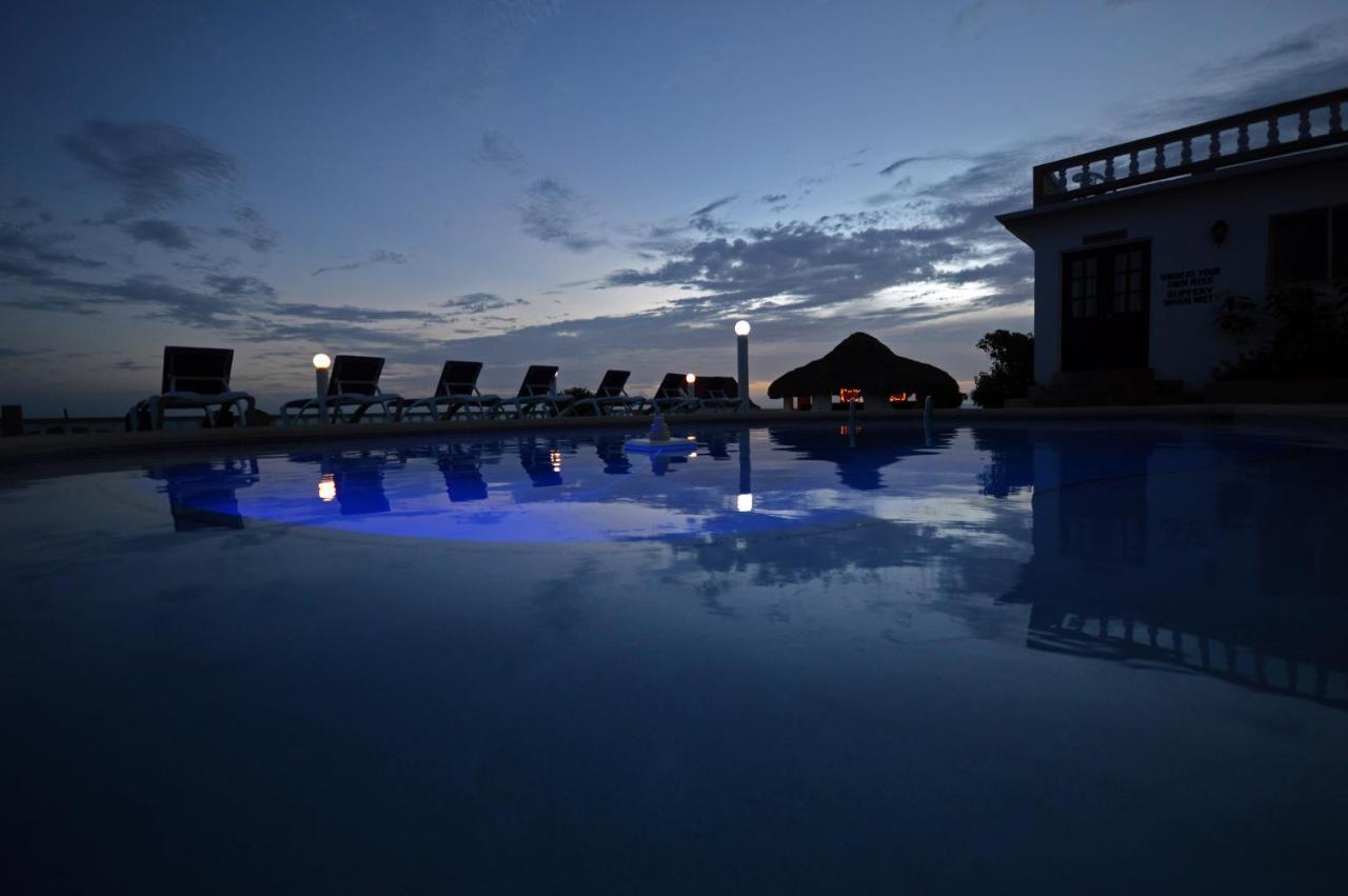 Beyond Sunset Resort & Villas Treasure Beach Eksteriør billede